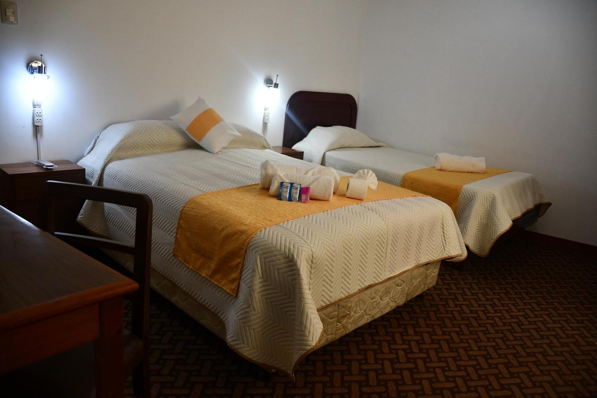 Hotel Express Ла Пас Екстериор снимка